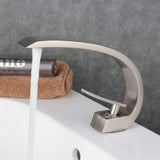 Mitigeur de lavabo en laiton brossé pour salle de bains
