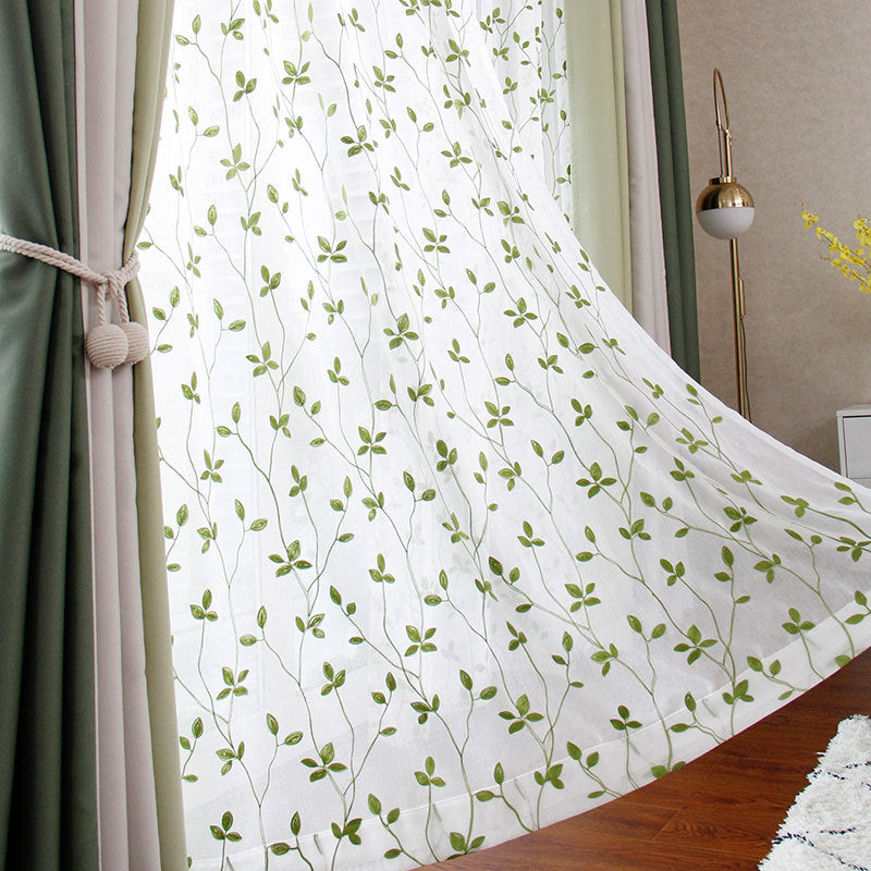 Voilage à œillets brodé feuille vert (135 x H240 cm)